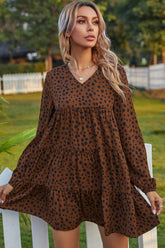 Kuchenkleid mit V-Ausschnitt und Punkten