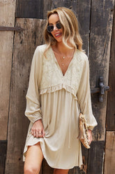 A-Linien-Kleid mit V-Ausschnitt und Spitze