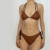 Traje de baño de 3 piezas con minifalda acolchada y malla halter en contraste