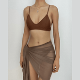 Traje de baño de 3 piezas sin espalda y con lazo de malla sólida