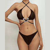 Traje de baño bikini con cuello halter y apliques de mariposa