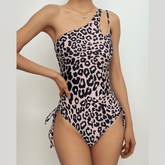 Traje de baño de una pieza irregular de un solo hombro con cordón de leopardo
