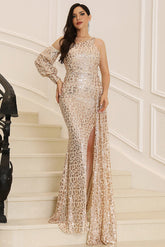 Vestido de noche de fiesta con abertura alta y una manga color champán