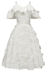 Elegante vestido blanco de fiesta de bienvenida con hombros descubiertos y corte A