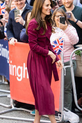 Lilafarbenes, zweireihiges Trenchcoat-Kleid im Kate-Middleton-Stil