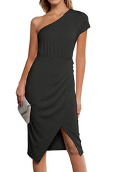 Vestido midi negro de un solo hombro hasta la rodilla