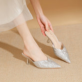 Innovadores tacones altos con puntera exterior para mujer