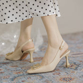 Tacones altos con hebilla cuadrada de diamantes de imitación y una tira trasera para mujer