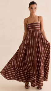 Schickes ärmelloses Maxikleid mit roten Streifen