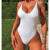 Beatrice – Falten-Monokini mit hohem Beinausschnitt und rückenfreiem Schnitt