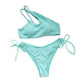 Traje de baño bikini de un solo hombro con relleno sólido texturizado