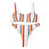 Traje de baño bikini de rayas con estampado en contraste