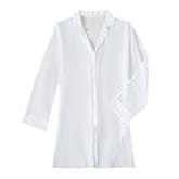 Vestido playero de gasa con cuello vuelto, abertura y mangas largas en color liso