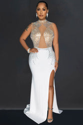Glitzerndes, Strass-besetztes Maxi-Abendkleid mit Stehkragen und transparentem Einsatz - Weiß