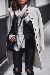 Abrigo de botonadura sencilla con cuello vuelto