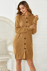 Einreihiges Strickkleid mit Twist