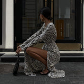 Manhattan Langärmliges Maxikleid mit Zebramuster