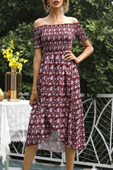 Elegante vestido floral de corte A con hombros descubiertos y abertura en la unión