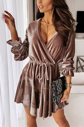 Holly Velvet Minikleid mit V-Ausschnitt