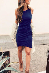 Asymmetrisches, gerüschtes Etui-Minikleid