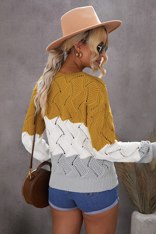 V-Neck Contrast Pullover