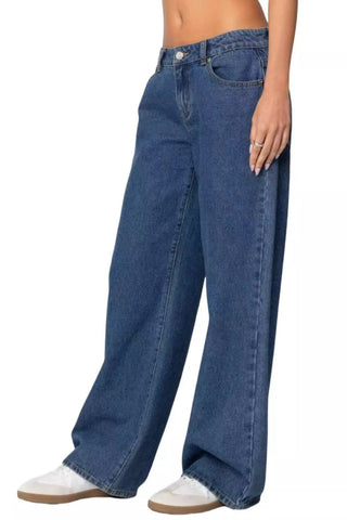 EDIKTED Raelynn Washed Low Rise Jeans