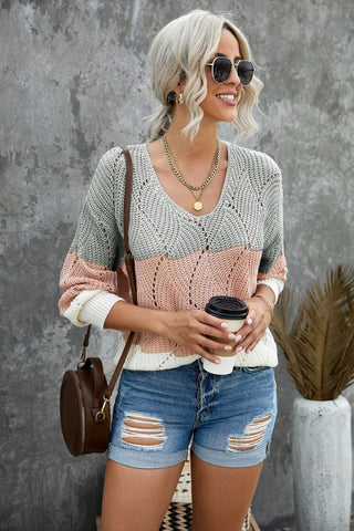 V-Neck Contrast Pullover