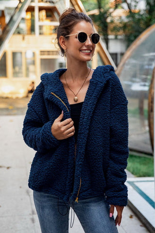 Sudadera con capucha y cremallera de felpa