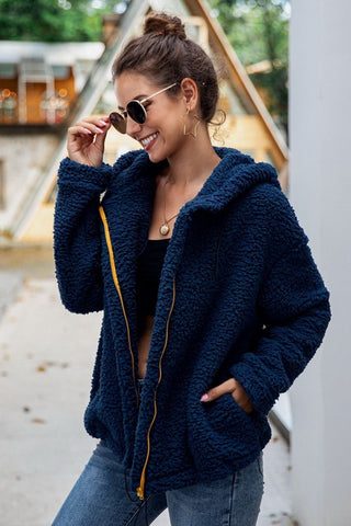 Sudadera con capucha y cremallera de felpa