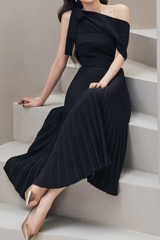 Elegant Black Off Shoulder A-Line Cocktail Party Dress