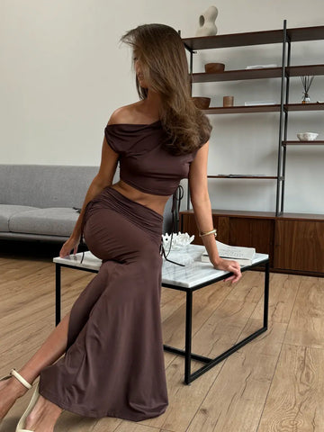 Solid color lace-up off-shoulder top and slit skirt suit