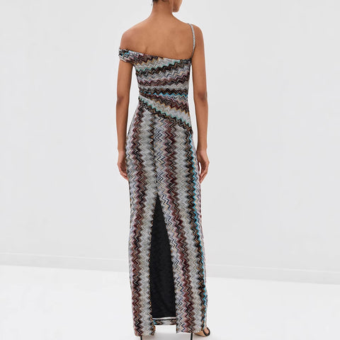 Low-cut halter neck backless fitted dress