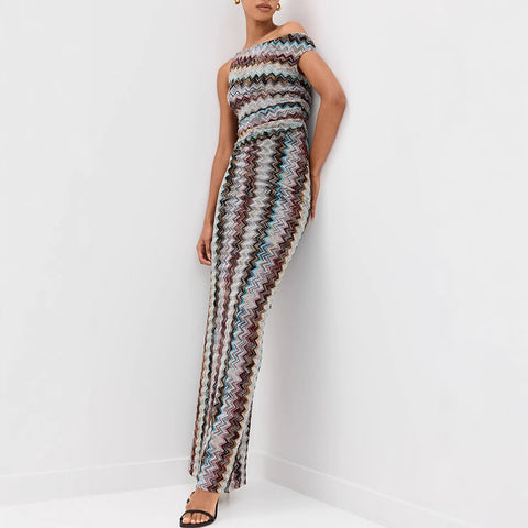 Low-cut halter neck backless fitted dress
