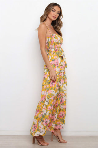 Vestido midi con volantes, tirantes y estampado floral