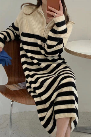 Zip half turtleneck contrast striped mid-length knitted dress