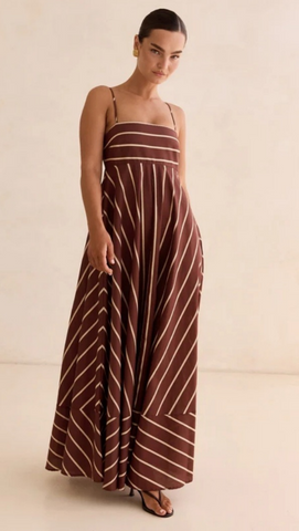 Schickes ärmelloses Maxikleid mit roten Streifen