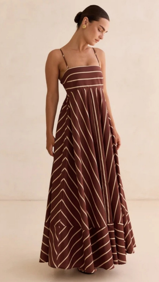 Schickes ärmelloses Maxikleid mit roten Streifen
