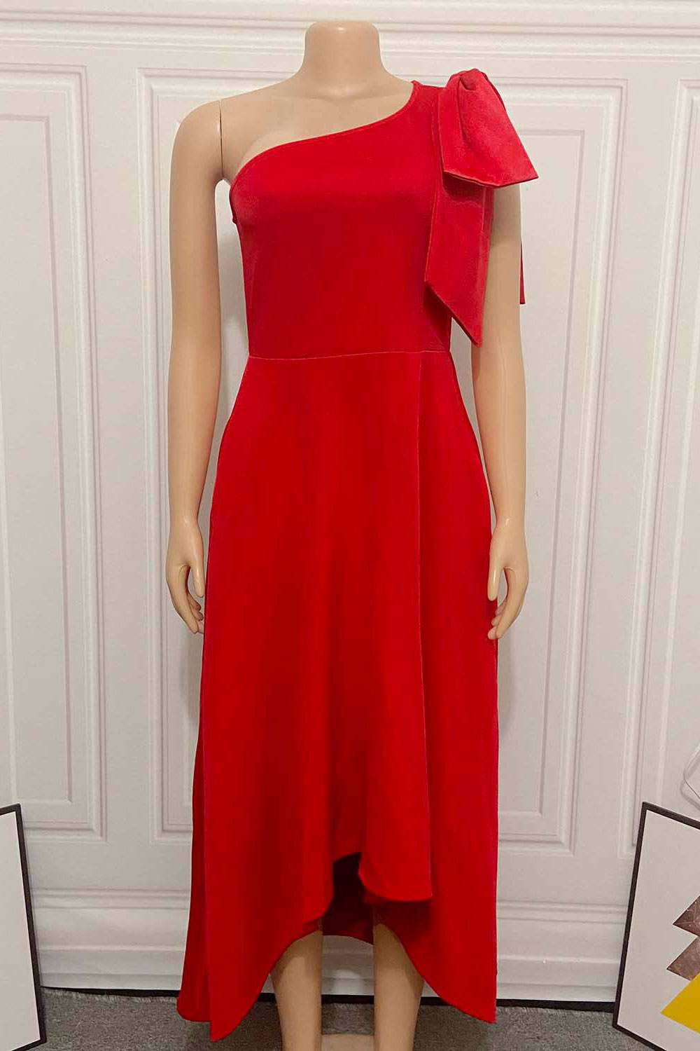 Weiße One-Shoulder-A-Linien-Partykleider