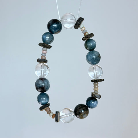 Blue Kyanite & Labradorite Crystal Bracelet