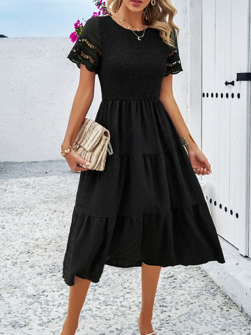 Grünes Midikleid in A-Linie mit kurzen Ärmeln